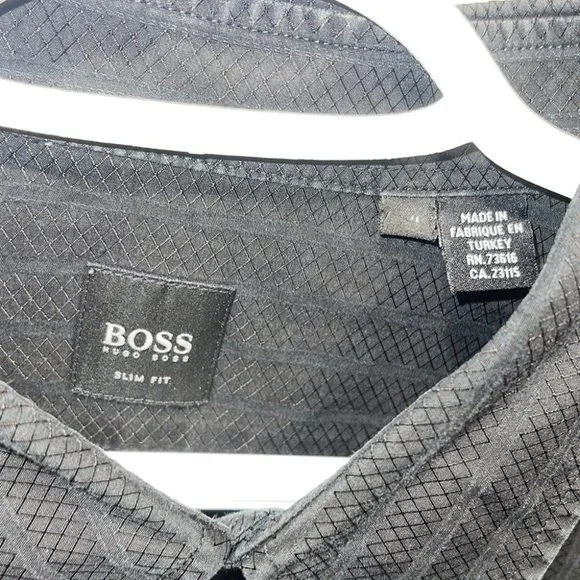 Hugo boss 2XL dress shirt - Picture 2 of 3
